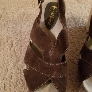 Earthies brown suede sandles